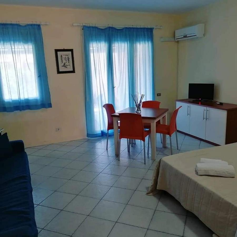 Baia Dei Delfini Aparthotel Furnari Buitenkant foto