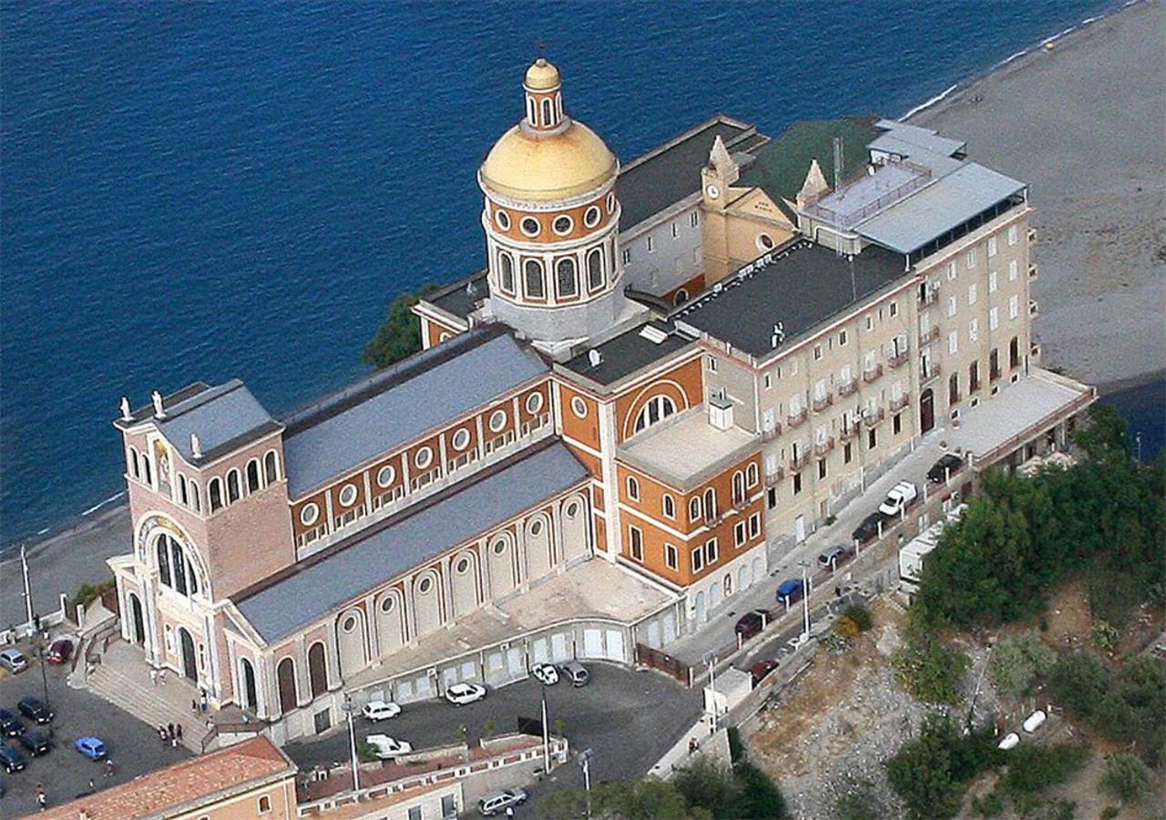 Baia Dei Delfini Aparthotel Furnari Buitenkant foto