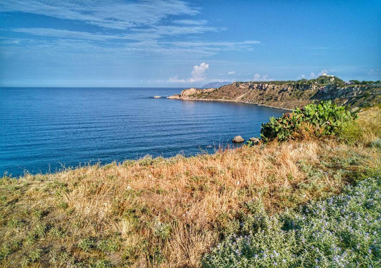 Baia Dei Delfini Aparthotel Furnari Buitenkant foto